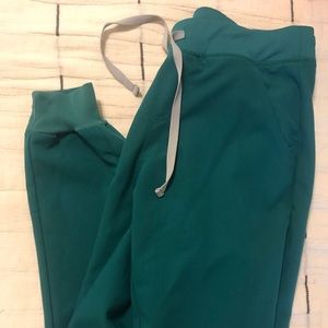 Hunter Green MT Zamora Figs - Jogger Scrub Pants